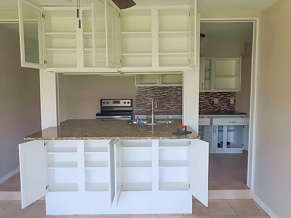 5th image of 3212 Bainbridge Dr