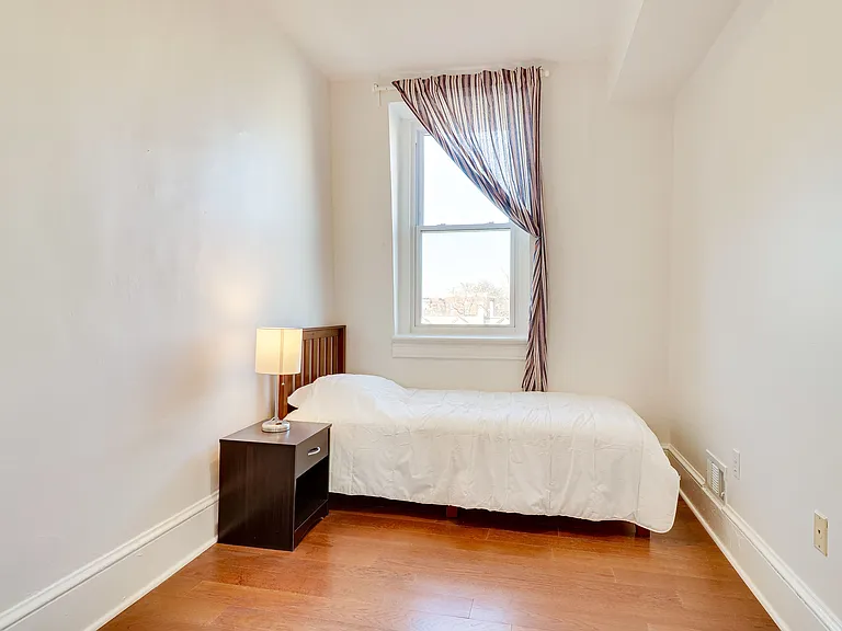 409 Constitution Ave NE #4 — Photo 12