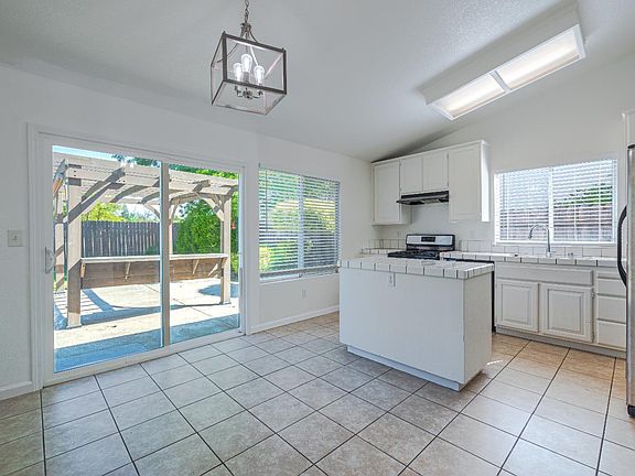 4th image of 8571 New Island Way
