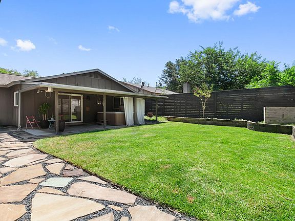 2nd image of 2916 Dillionhill Dr