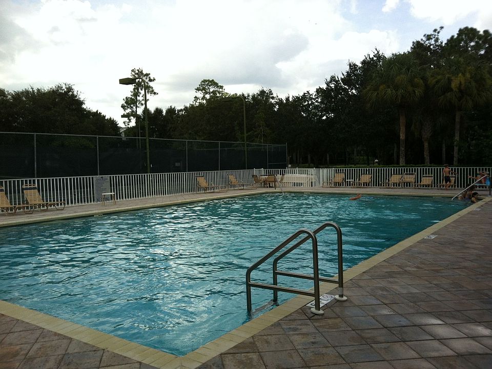 Community Pool/Tennis 