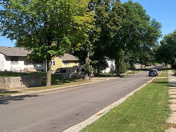 5th image of 222 Winona St W