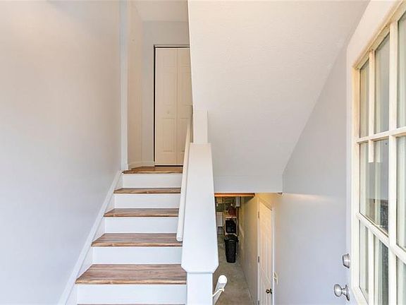 2nd image of 106 Scenic Hill Dr