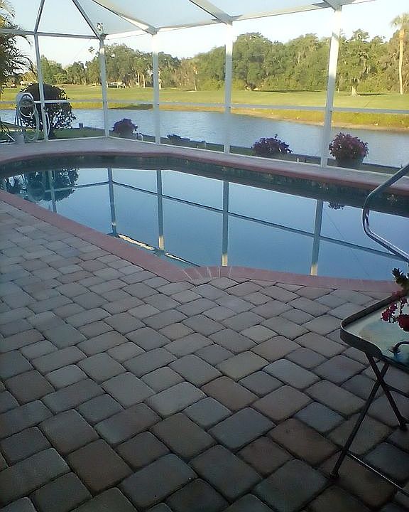 1st image of 403 Stoneham Dr
