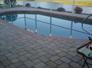403 Stoneham Dr, Sun City Center, FL 33573