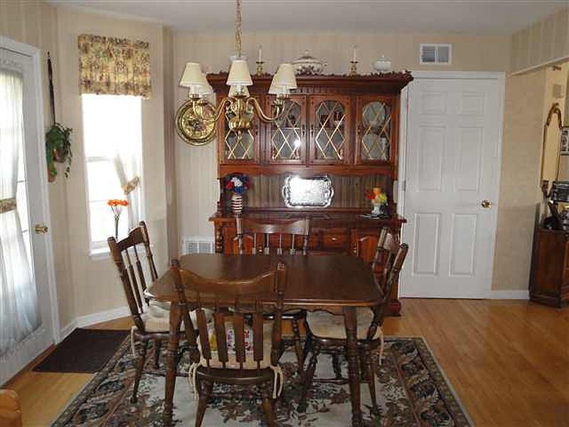 5th image of 76 MORNING GLORY Way