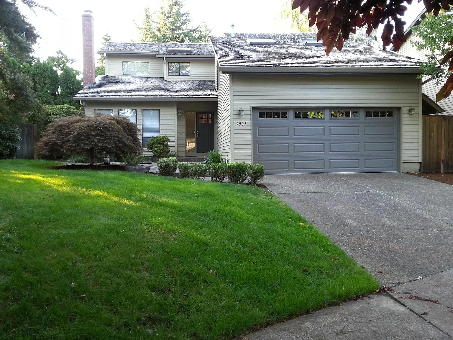 3 bed, 2.5 bath, 2222 sqft, $3,195 — Photo 1