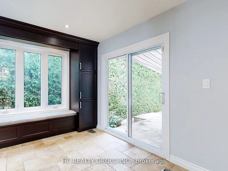 83 Fairway Heights Dr — Photo 15