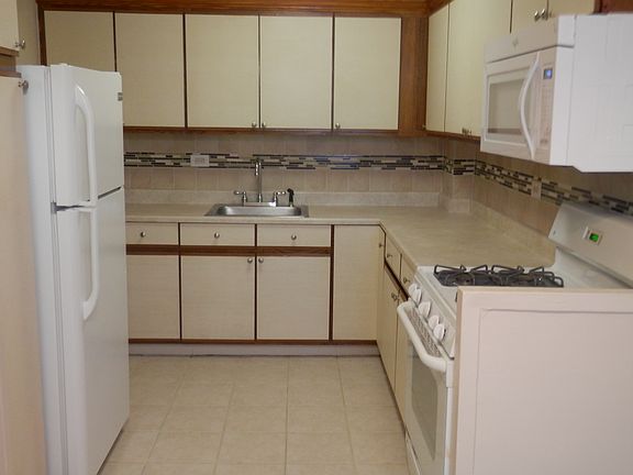 4th image of 444 Cozine Ave #Cb