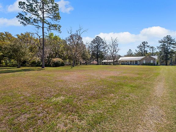 2nd image of 18059 Blountstown Hwy