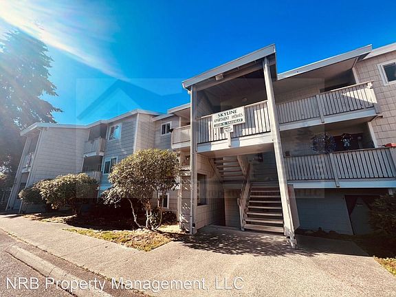 3rd image of 2550 N Vassault St #16
