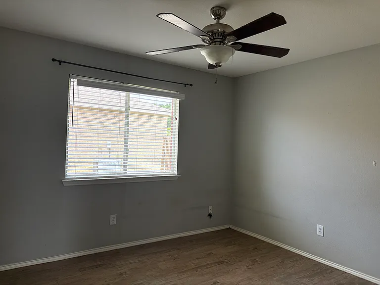 1034 W South St — Photo 18