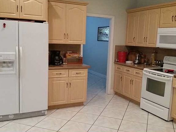 5th image of 22712 SW 180th Ct