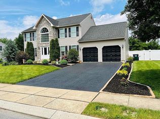 104 Kensington Blvd, Blandon, PA 19510