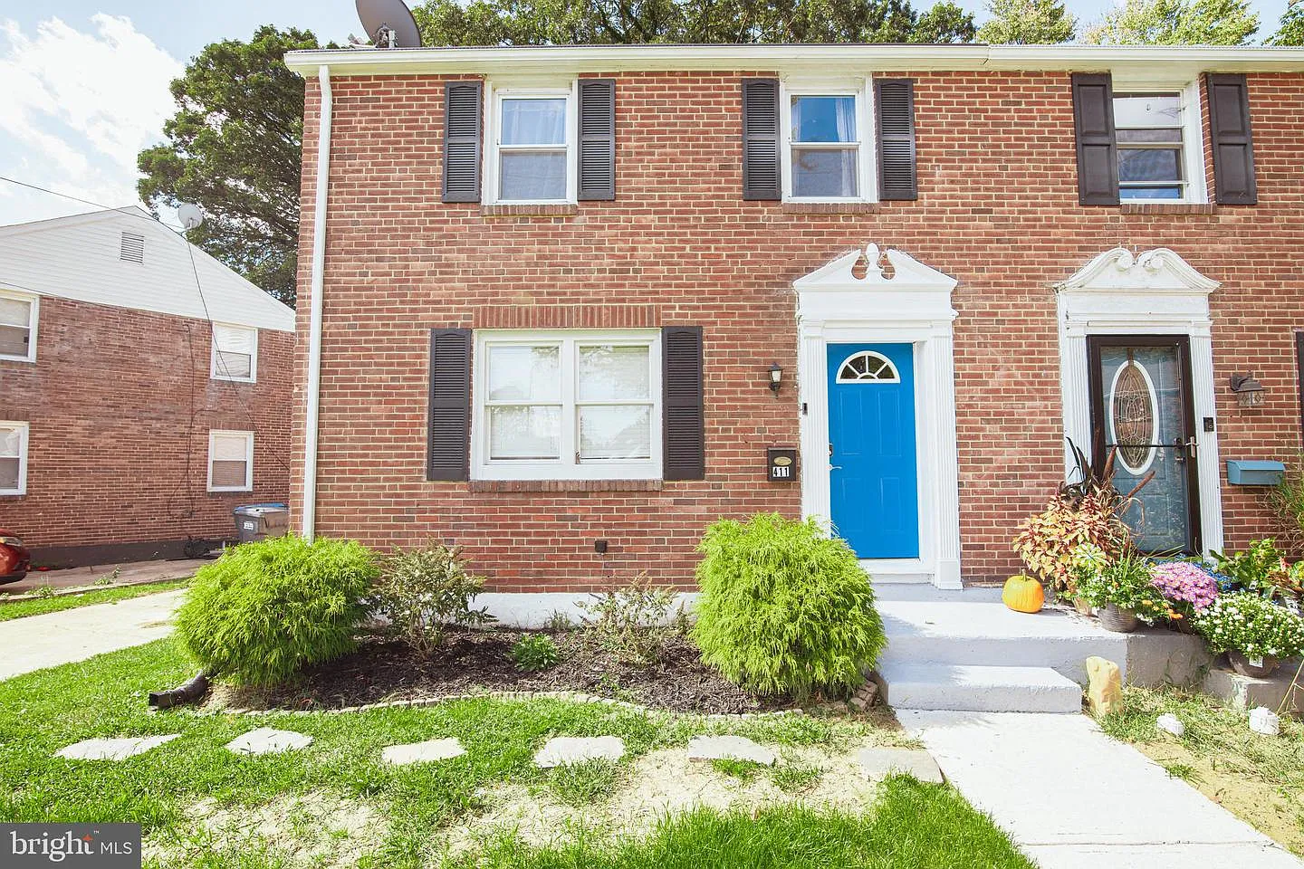 411 Forest Dr photo 1