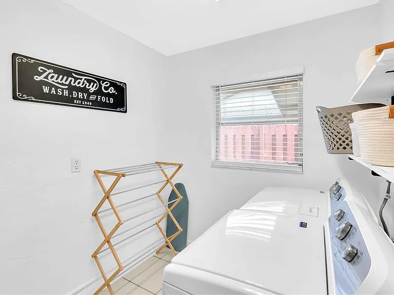 2921 Captiva Dr — Photo 40