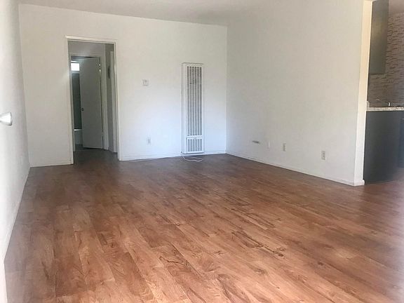 2nd image of 39 S Venice Blvd APT 2