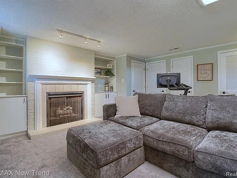 254 Harvard Ave — Photo 17