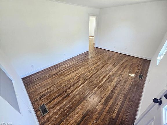 3rd image of 710 Dothan Ave
