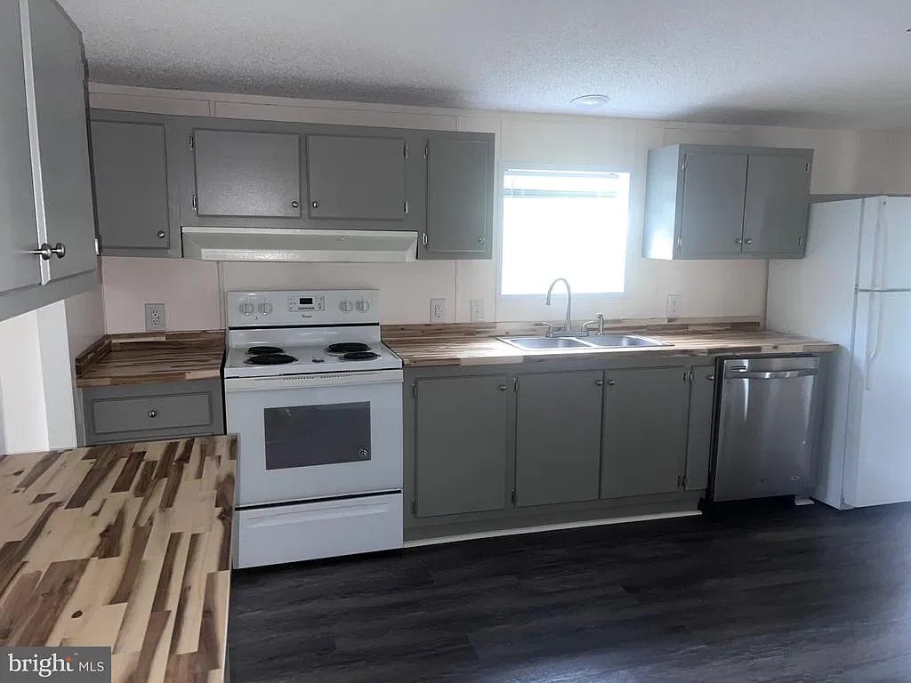 3 bed, 2.0 bath, 2000 sqft, $1,650 — Photo 3