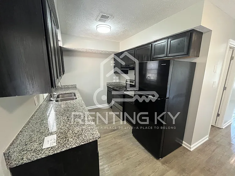 1661 Foxhaven Dr — Photo 5