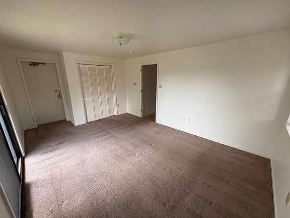 5th image of 280 Spring Hill Ln APT 6