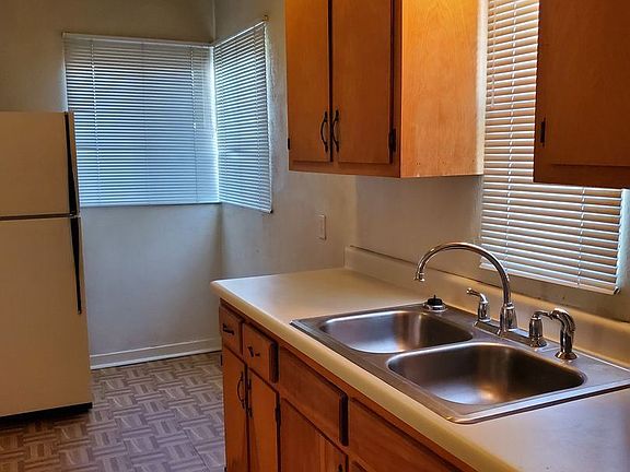 3rd image of 2100 Coal Pl SE