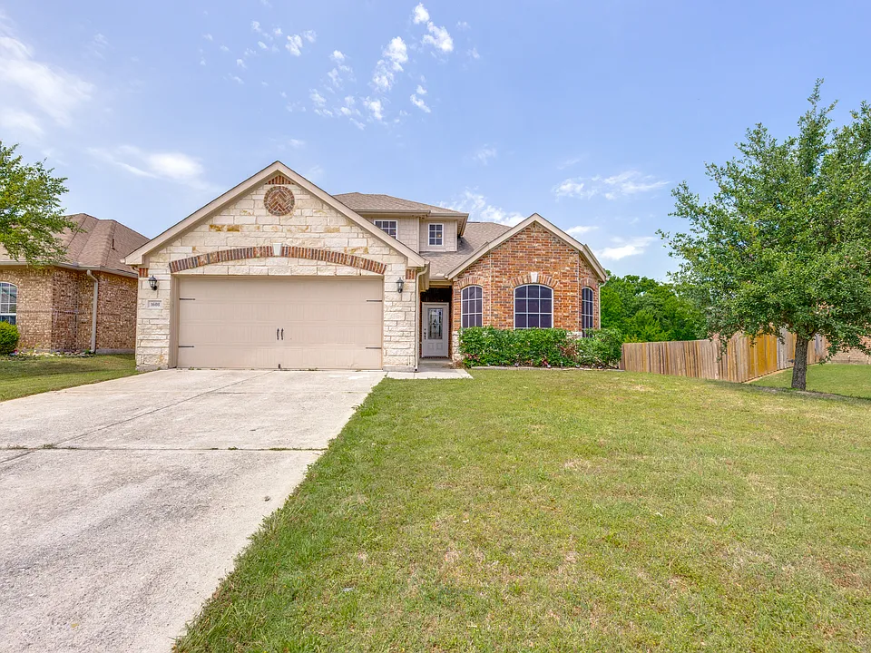 1608 Persimmon Dr