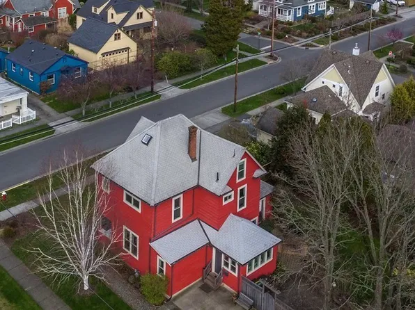 2209 Monroe St, Bellingham, WA 98225
