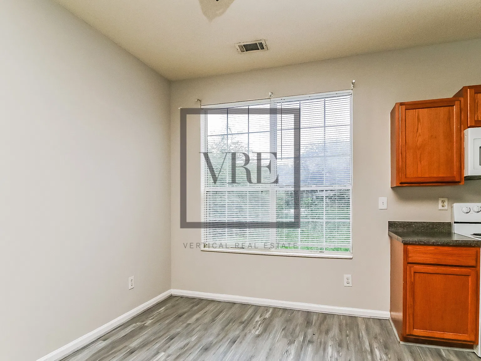 6517 Chestnut Lake Crossing — Photo 4
