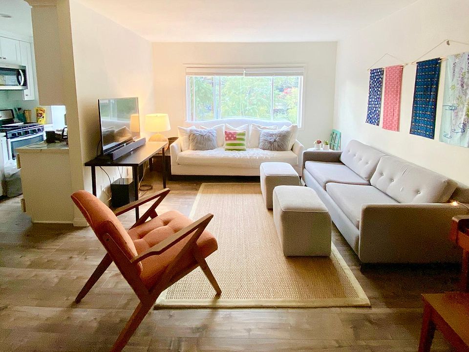 1st image of 1942 Holly Dr APT 2