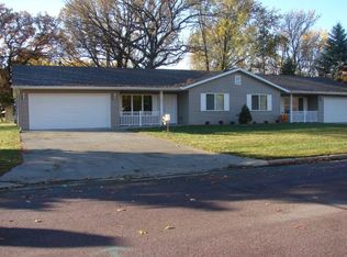 705 8th Ave NW, Waseca, MN 56093