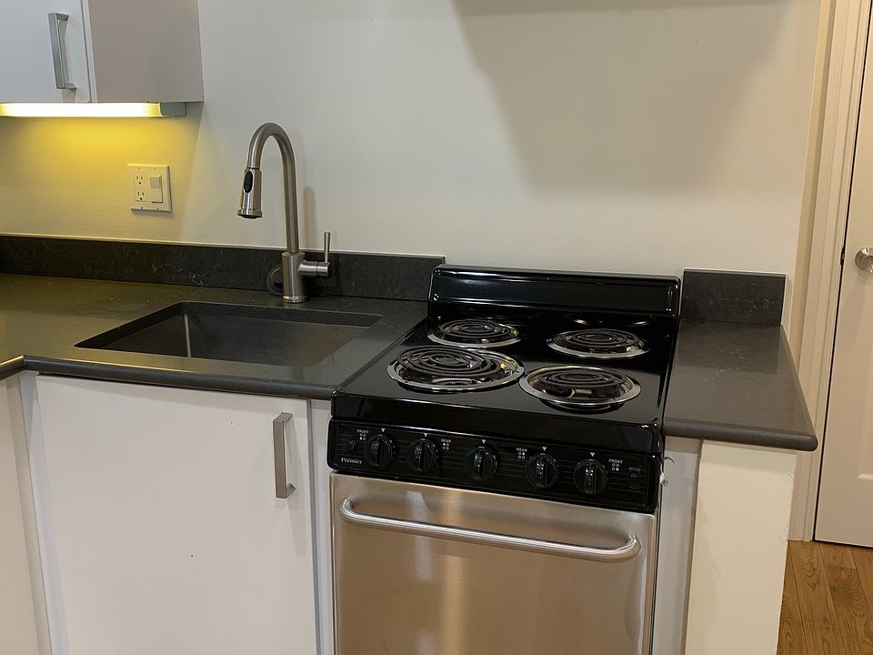 1st image of 4740 Balboa St APT 211