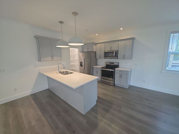 5th image of 409 Juniper Dr