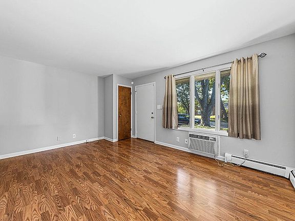 3rd image of 501 Campbell St