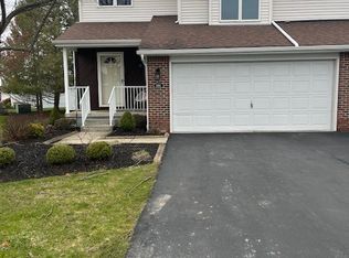5401 Village Station Cir, Williamsville, NY 14221