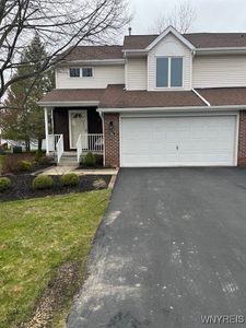 5401 Village Station Cir, Williamsville, NY, 14221
