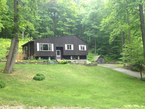 34 Collarbark Rd, Hopewell Junction, NY 12533
