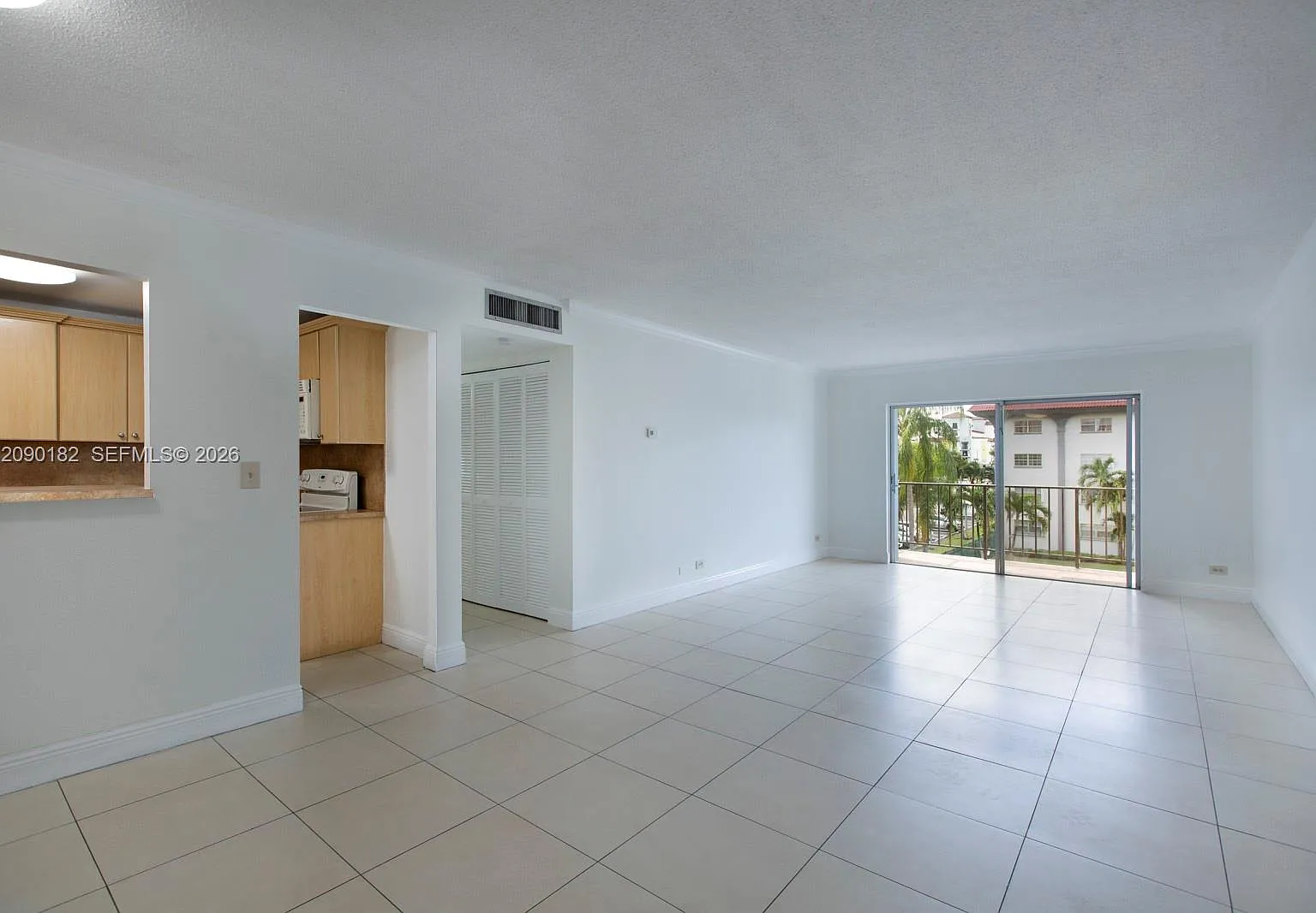 Granda Dadeland Condo — Photo 1