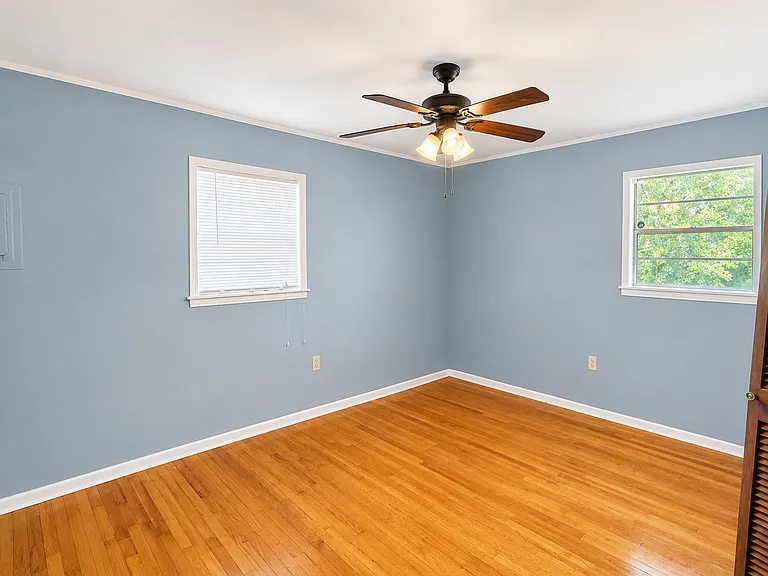 103 Hanover Dr — Photo 6