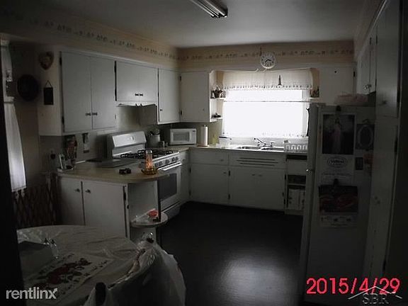 Large eat in kitchen