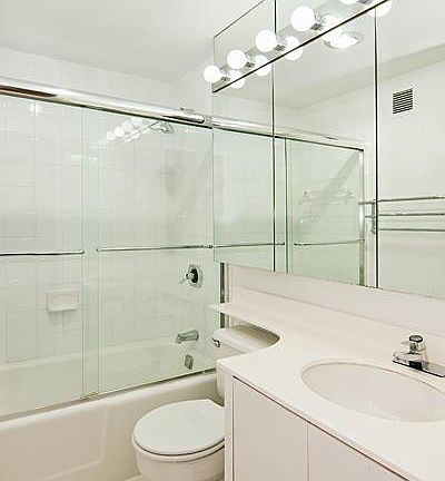 5th image of 150 W 51st St APT 2110