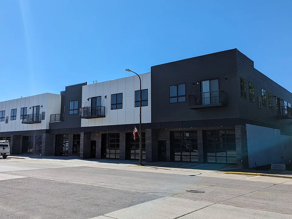 116 W Main St