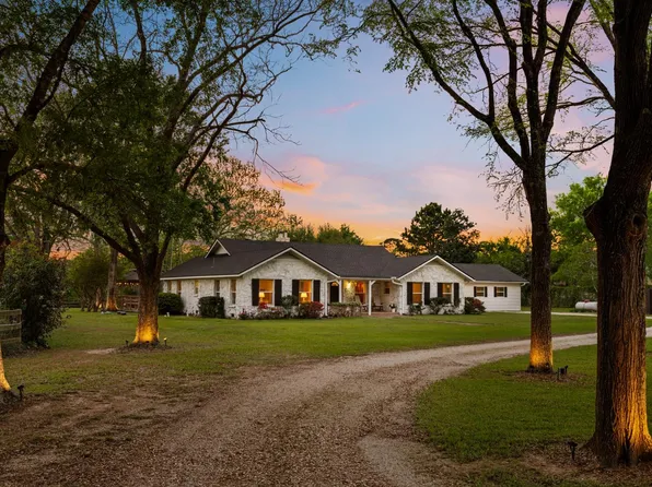 40323 Community Rd, Magnolia, TX 77354