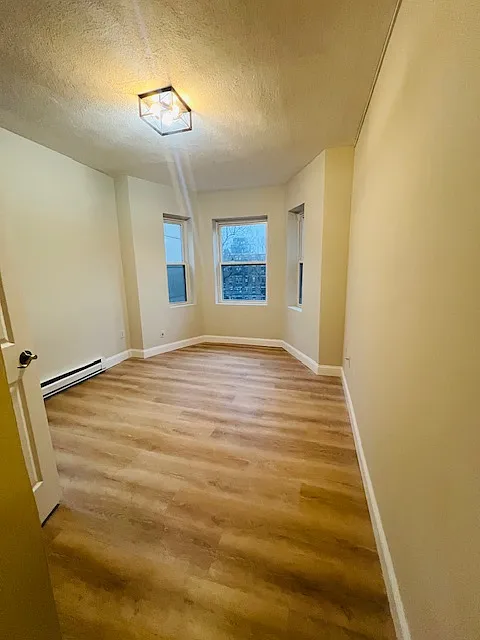 2 bed, 999 sqft, $3,600 — Photo 2