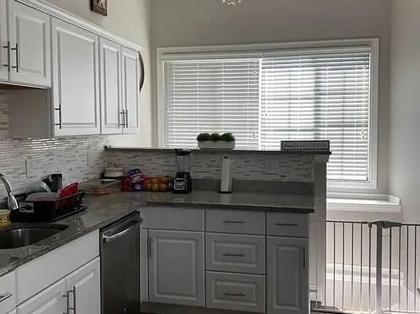 (undisclosed Address), Revere, MA 02151