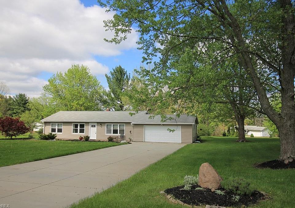 1st image of 315 Cambridge Dr