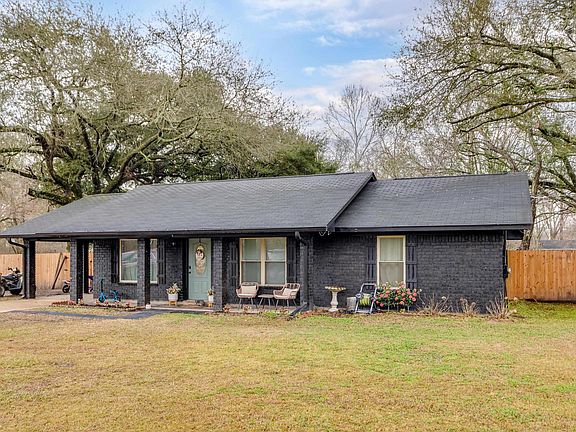 2nd image of 30 Collins Rd