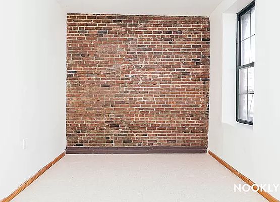 4th image of 206 Scholes St #1A