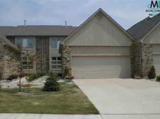 14900 Stoney Brook Dr, Utica, MI 48315